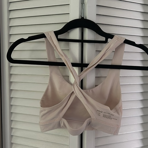 Aerie light support yoga top | Pink - Picture 4 of 5